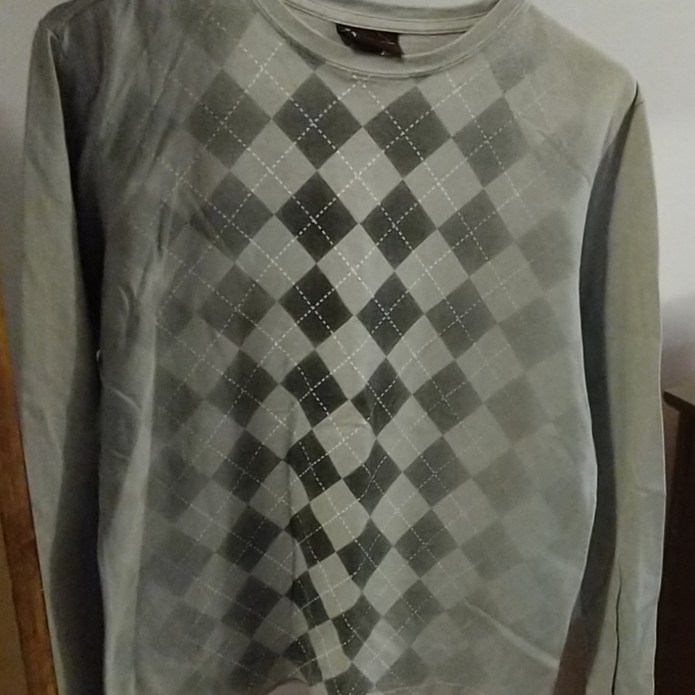 Argyle pattern long sleeved tee shirt